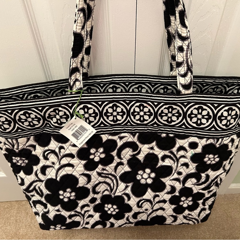 /NWT VERA BRADLEY LARGE TOTE